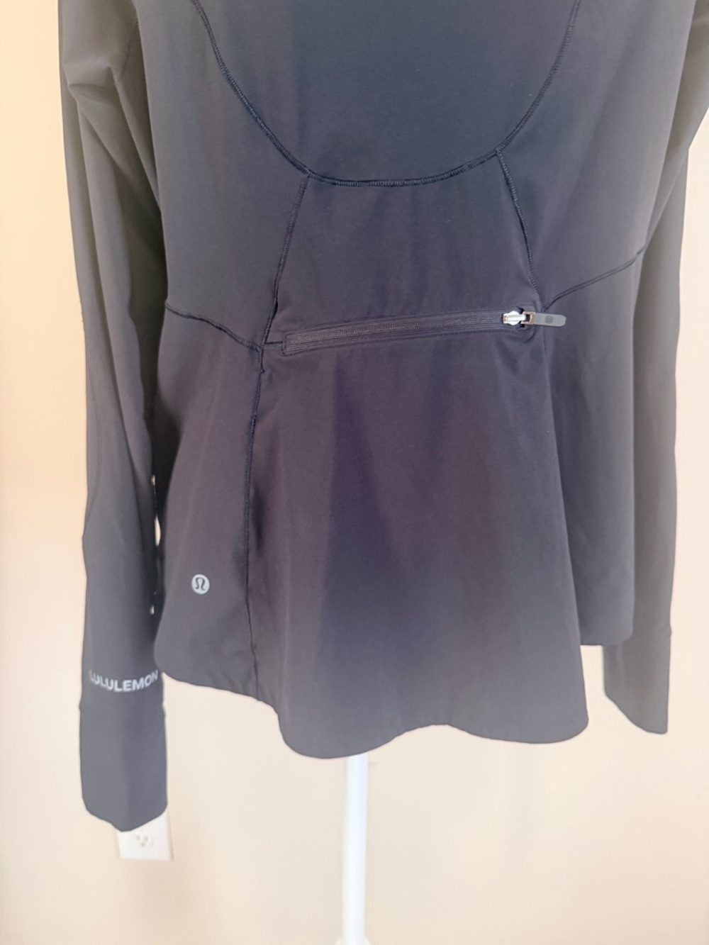 Lululemon stretchy Mist hooded Windbreaker Black water repellent size 6 women's - Picture 10 of 15